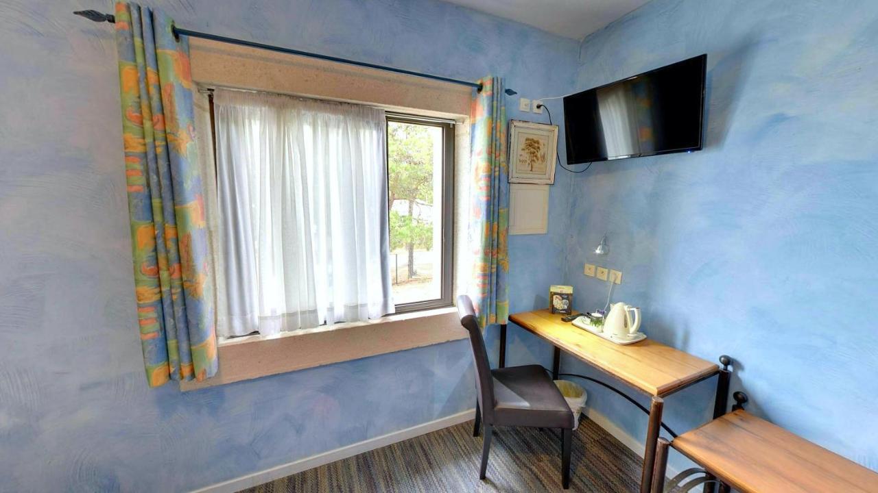 Hotel Du Mas Винассан Экстерьер фото