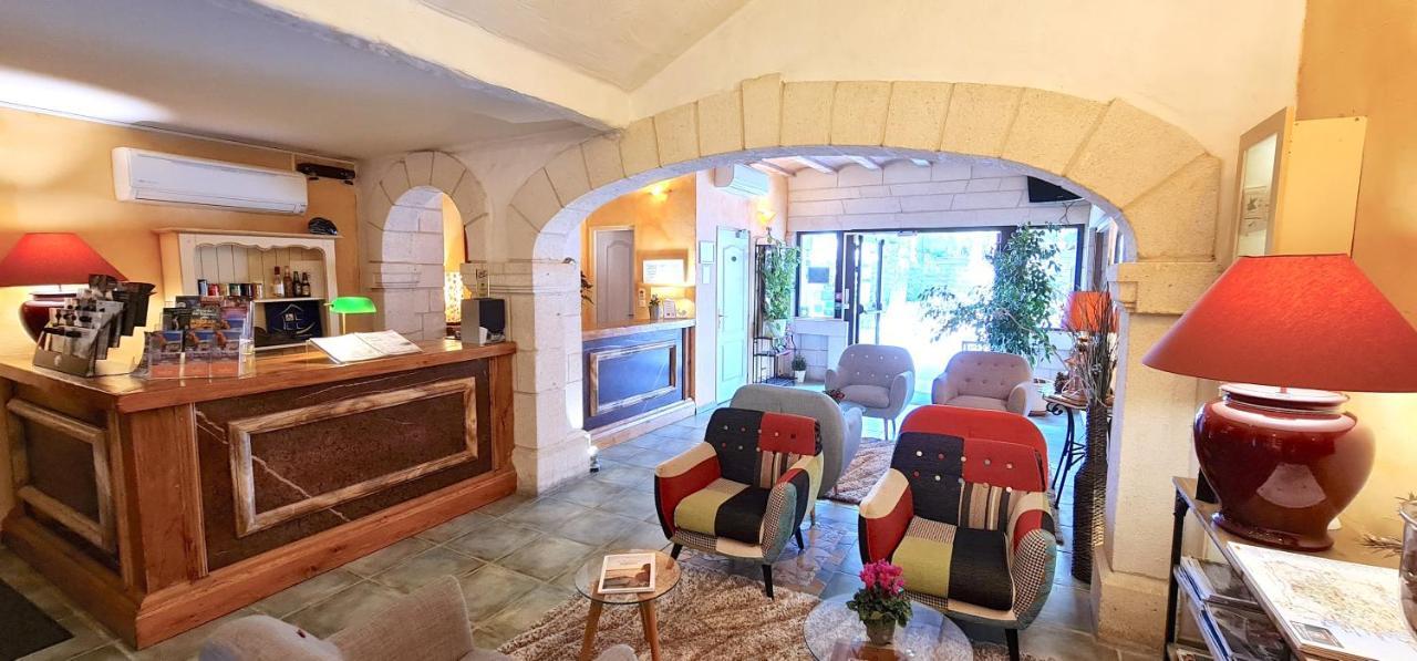 Hotel Du Mas Винассан Экстерьер фото